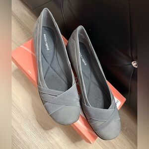 Easy Spirit Women's Charcoal Loafers